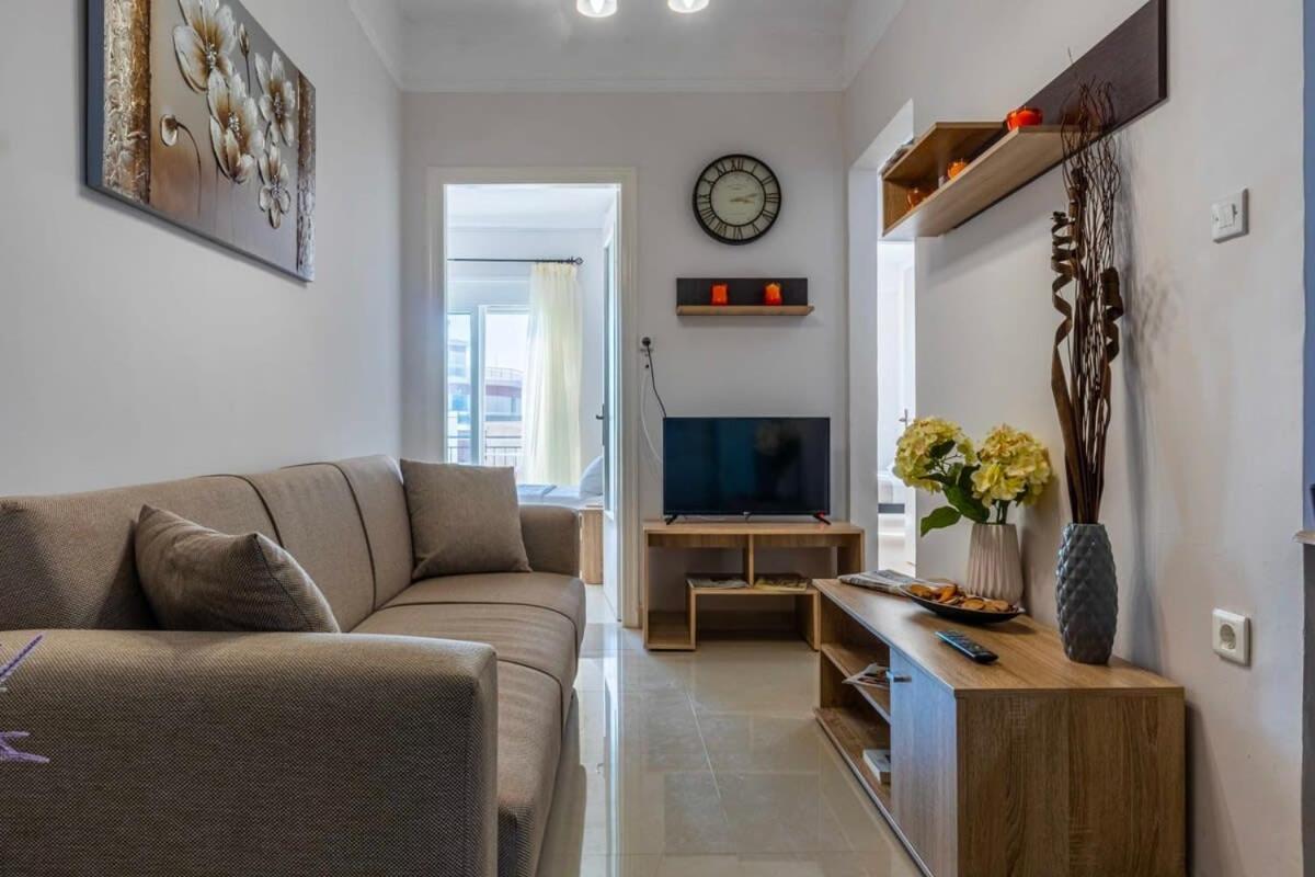 Comfy Central Square Gem With Balcony Apartment Kalamata Exterior photo
